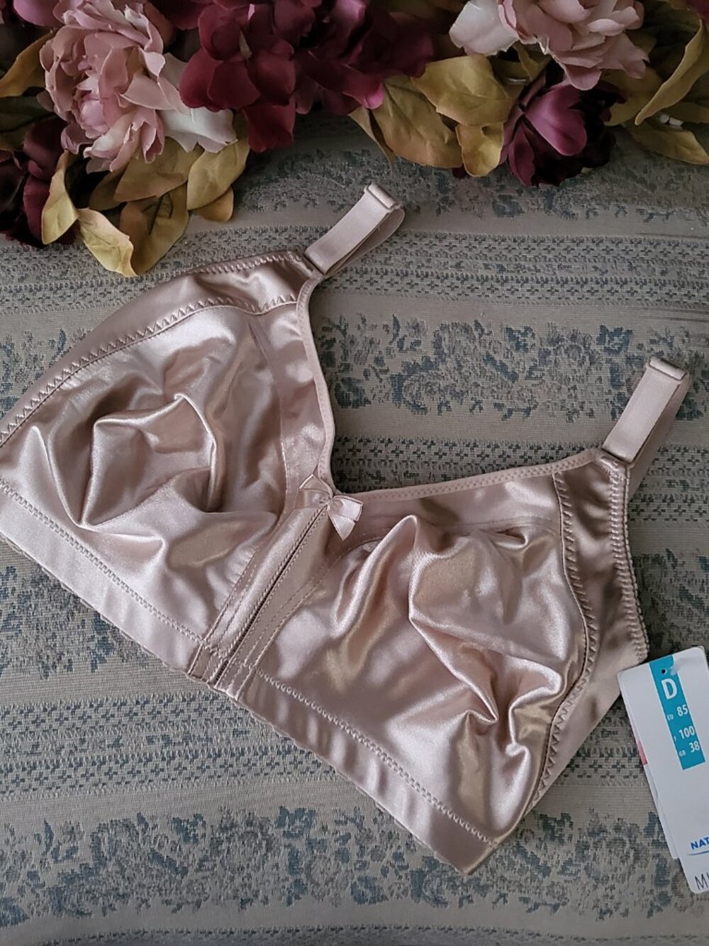 NATURANA Rose Gold Satin Minimizer Bra 38D NWT